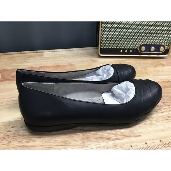 Cliffs by White Mountain Clara Women's 9 Black Slip-On Classic Ballet Flats - Picture 2 of 6